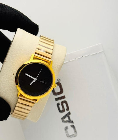 Women’s Analog Wrist Watch – main view