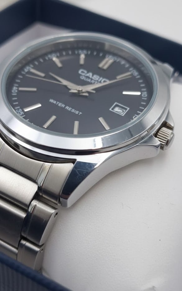 Casual Quartz Men's Watches - details | Qamaira UAE
