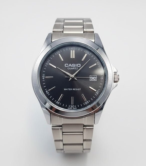 Casual Quartz Men's Watches - front view | Qamaira UAE