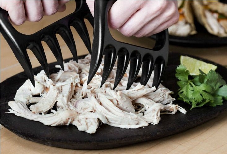 Creative Bear Claw Shredder for Barbecue BBQ – in use