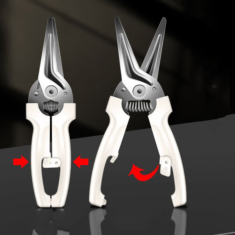 Kitchen Scissors Creative Magnetic Suction Household – in use