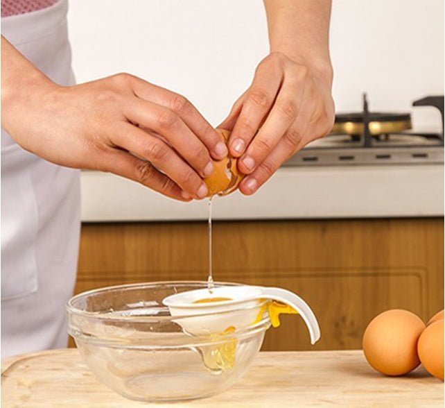Kitchen Tools Egg White Separator – in use